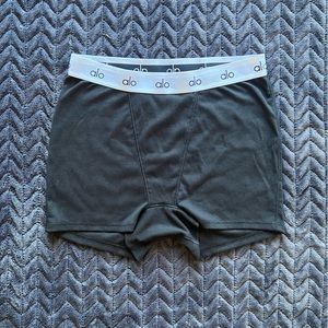 Alo Yoga Women’s Boyshort Undies
